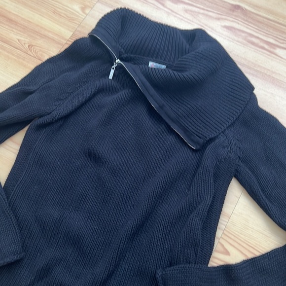Guess woman’s sweater size M like new - Picture 2 of 5
